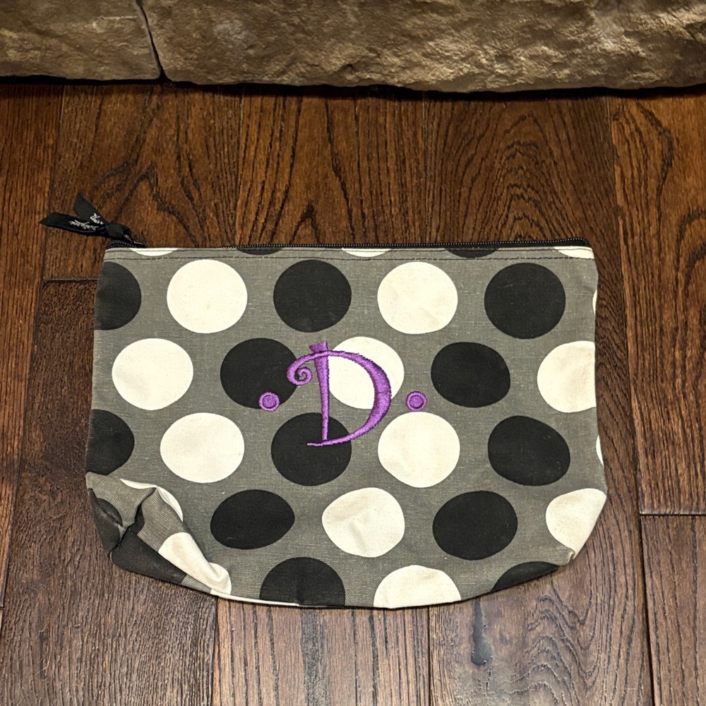 Thirty one zippered pouch